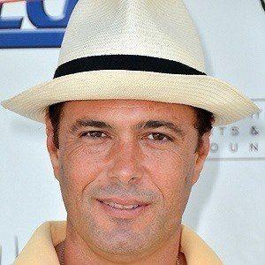 Carlos Bernard