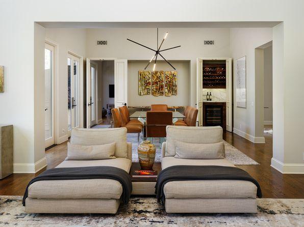 bedroom of 4 bed single family in Santa Barbara, CA