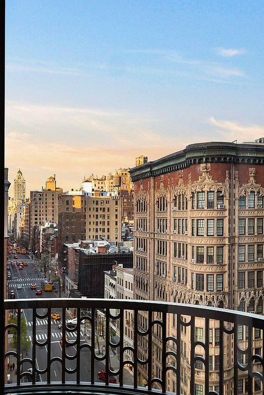 exterior of 4 bed condo in New York, NY