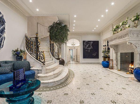 kitchen of 6 bed single family in New York, NY