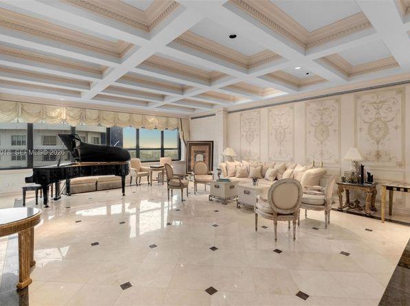 exterior of 5 bed condo in Miami Beach, FL