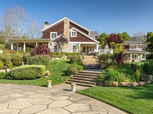 bedroom of 7 bed single family in Santa Barbara, CA