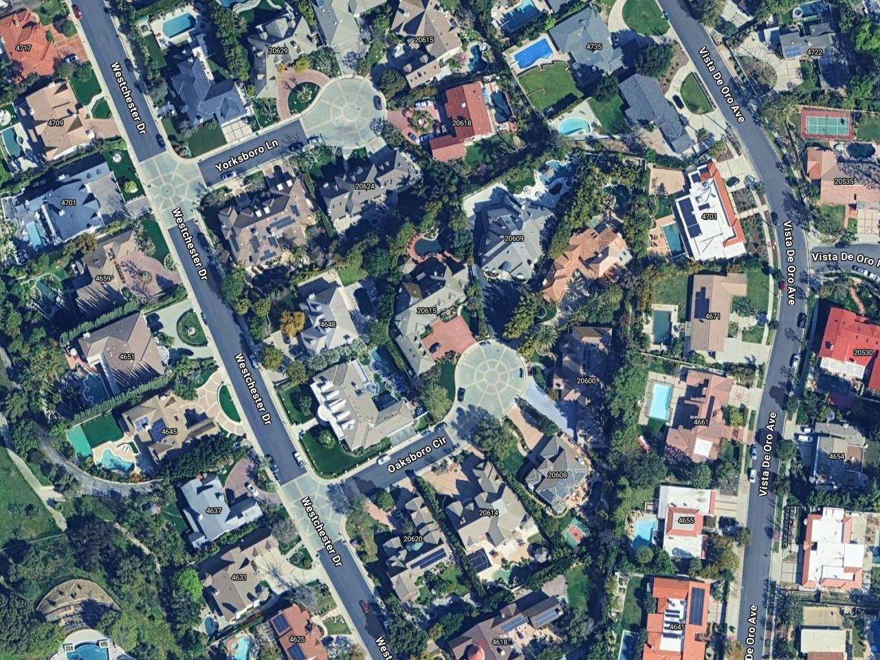 Brad Garrett's House