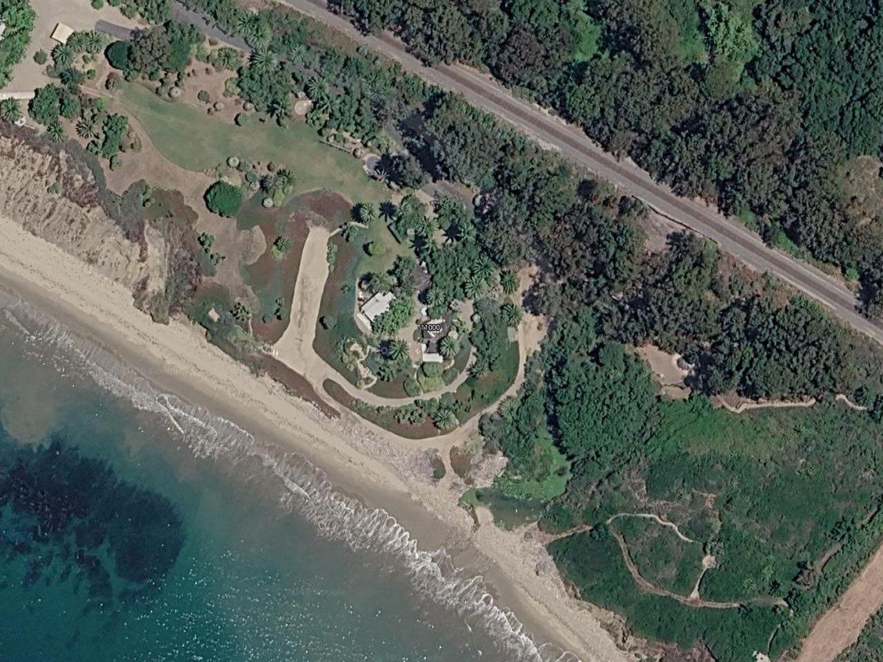 Brad Pitt's House (Goleta Beach House)