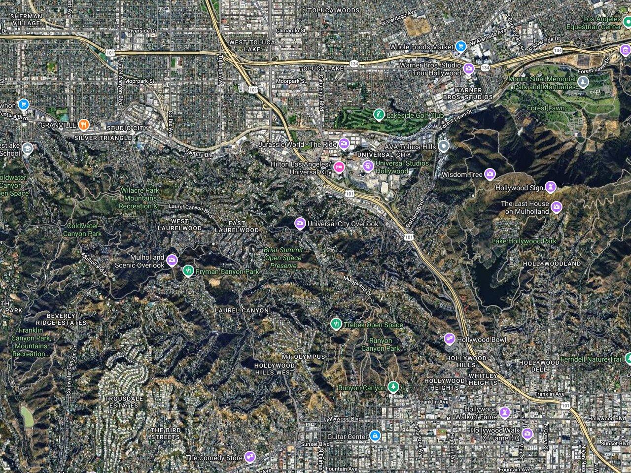 bedroom of 4 bed single family in Hollywood Hills, CA