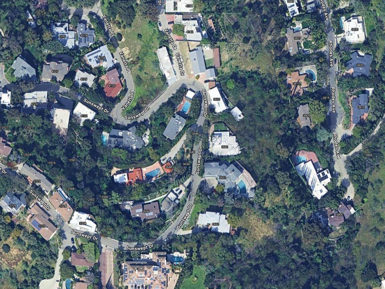 James Van Der Beek's house