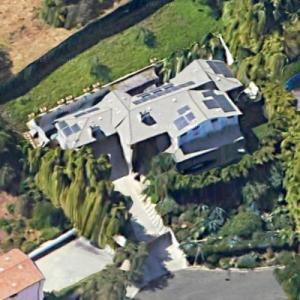 bathroom of 4 bed single family in Los Angeles, CA