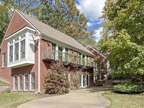 exterior of 4 bed single family in Franklin, TN
