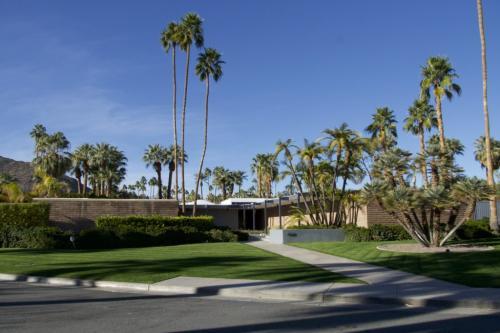 exterior of 6 bed single family in Palm Springs, CA