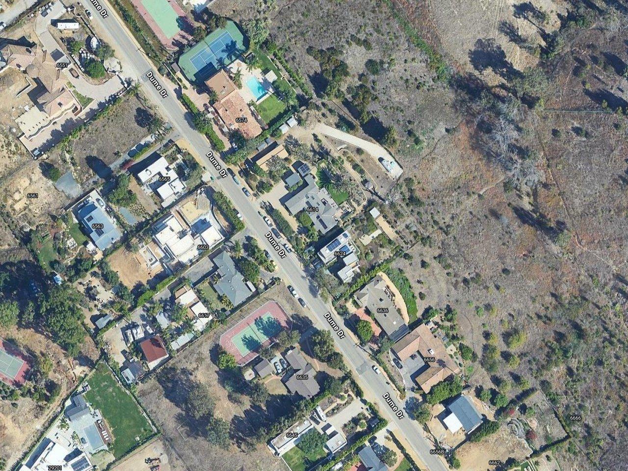 Tori Spelling & Dean McDermott's house