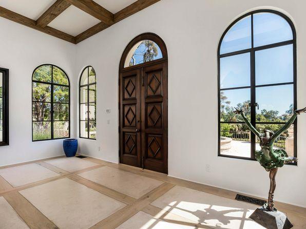 bathroom of 8 bed single family in Santa Barbara, CA