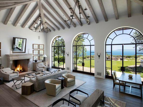 bathroom of 6 bed single family in Santa Barbara, CA