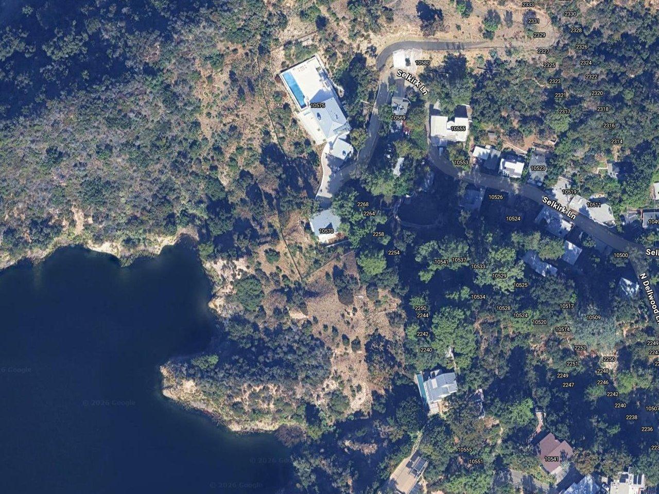 Kristen Stewart & Robert Pattinson house (rumored)