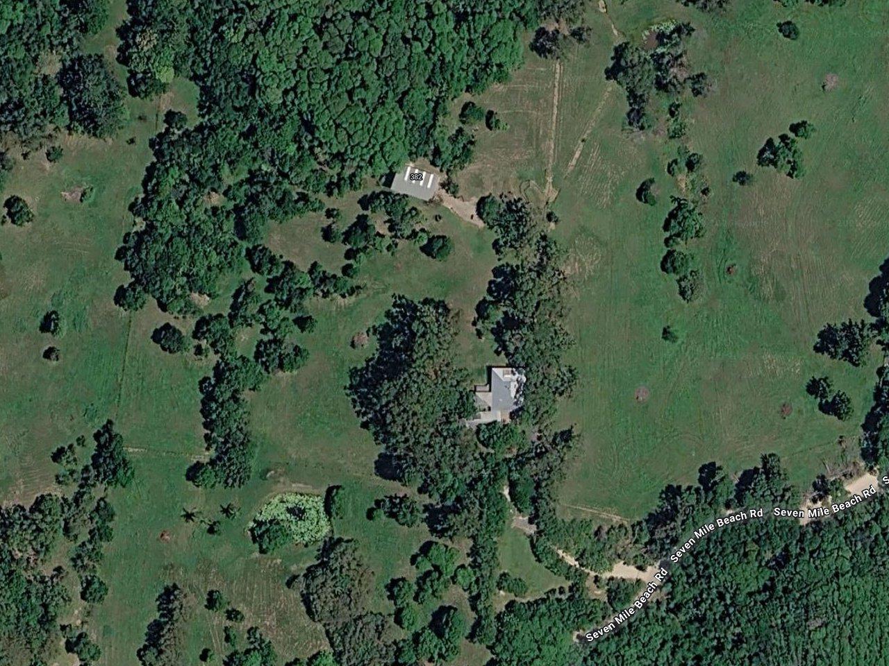 Miley Cyrus & Liam Hemsworth home in the process of purchasing this Byron Bay property, CA